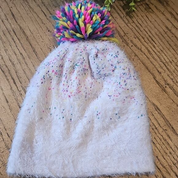 Confetti pom pom beanie - Picture 5 of 9